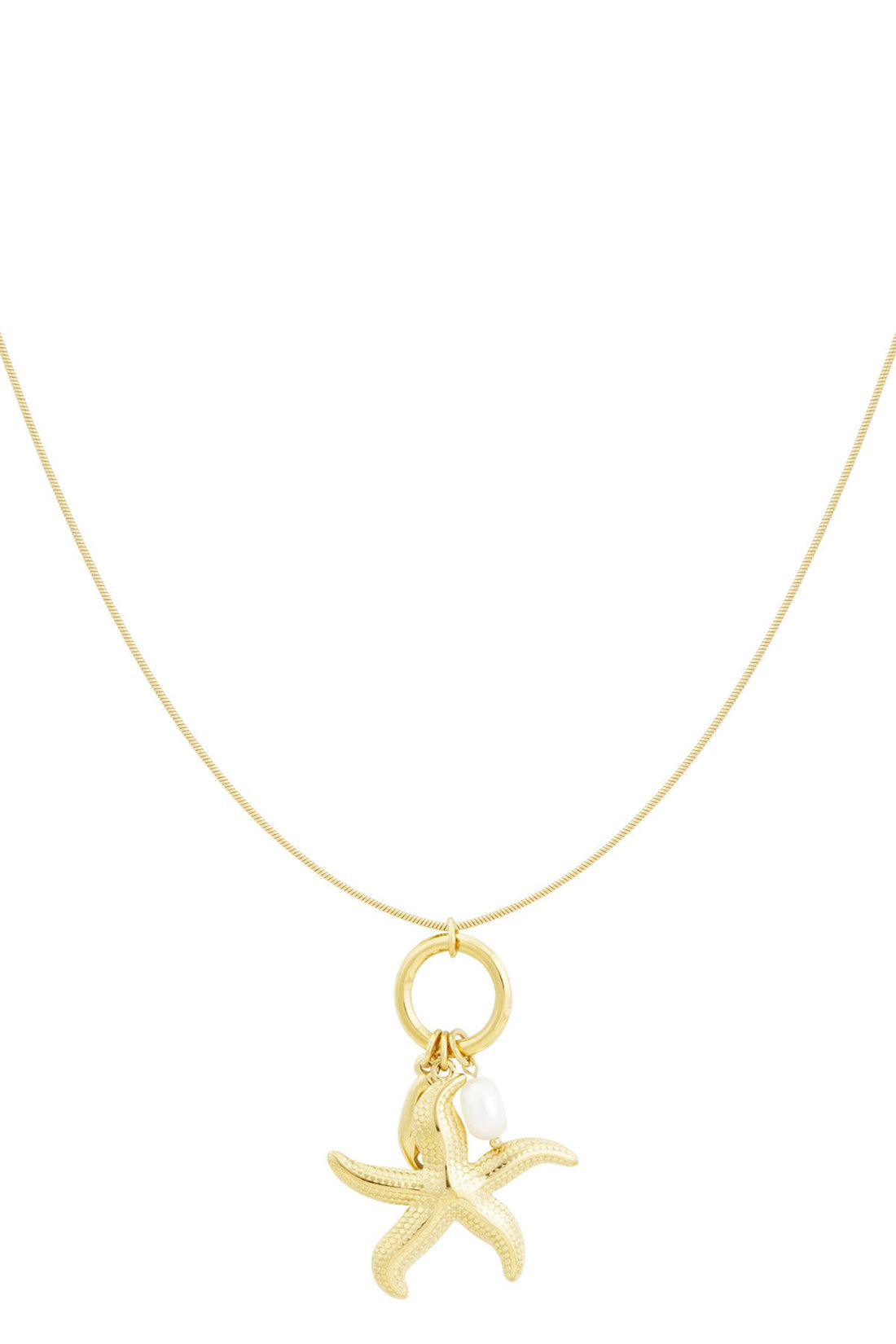 Fijne gouden ketting die je als sieraad op het vliegveld gewoon om kunt houden