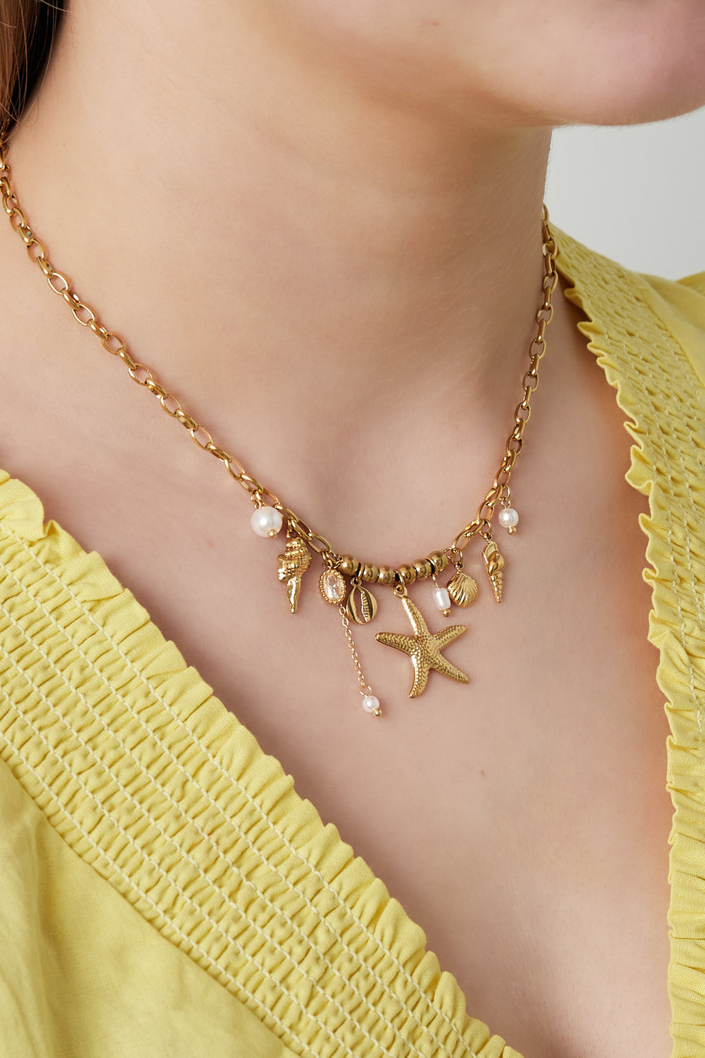 Summer - zomerse ketting Goud aan hals