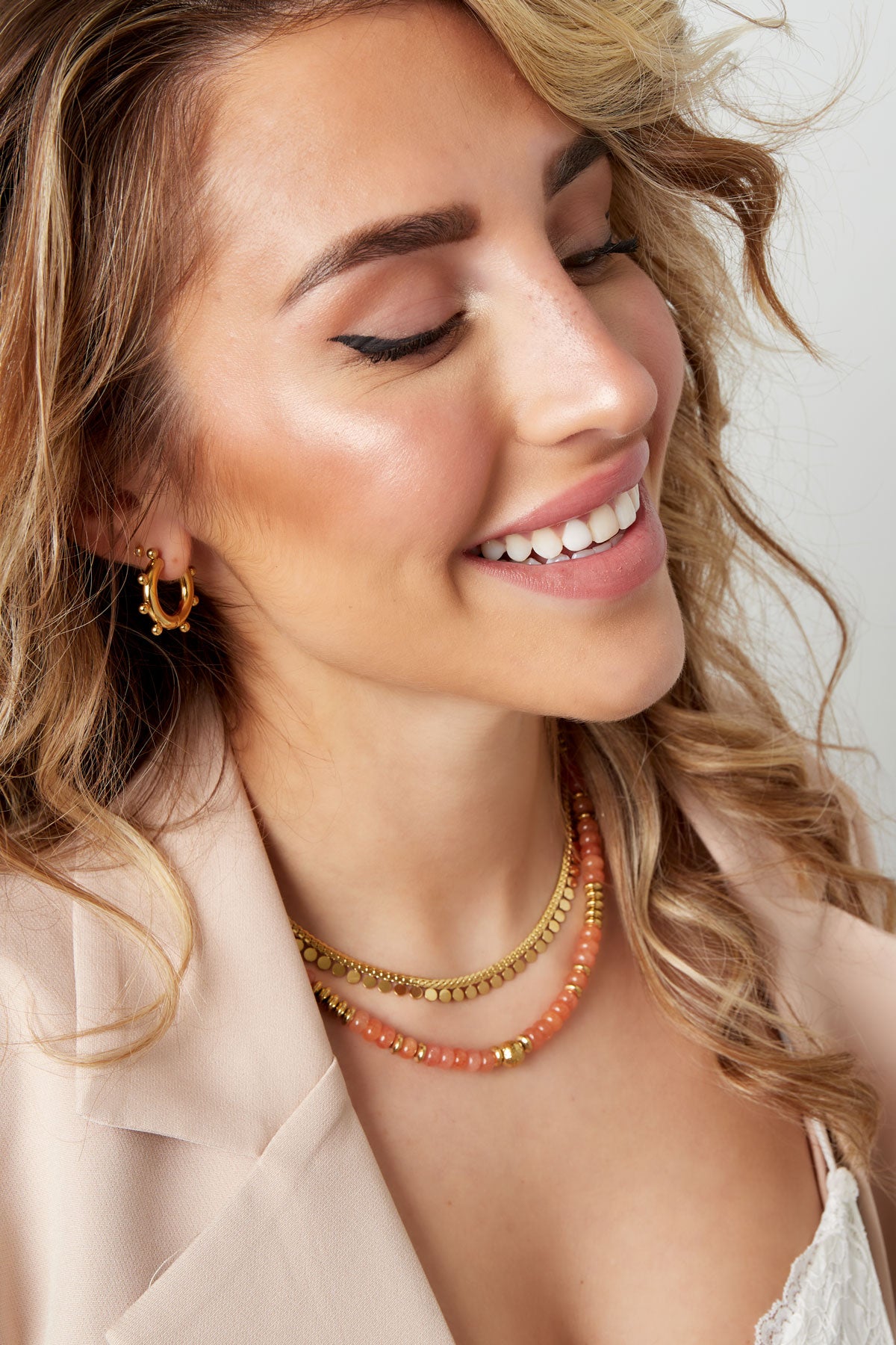 Coin Touch - schakelketting Goud aan hals