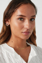 Mae - hanger ketting Goud aan hals