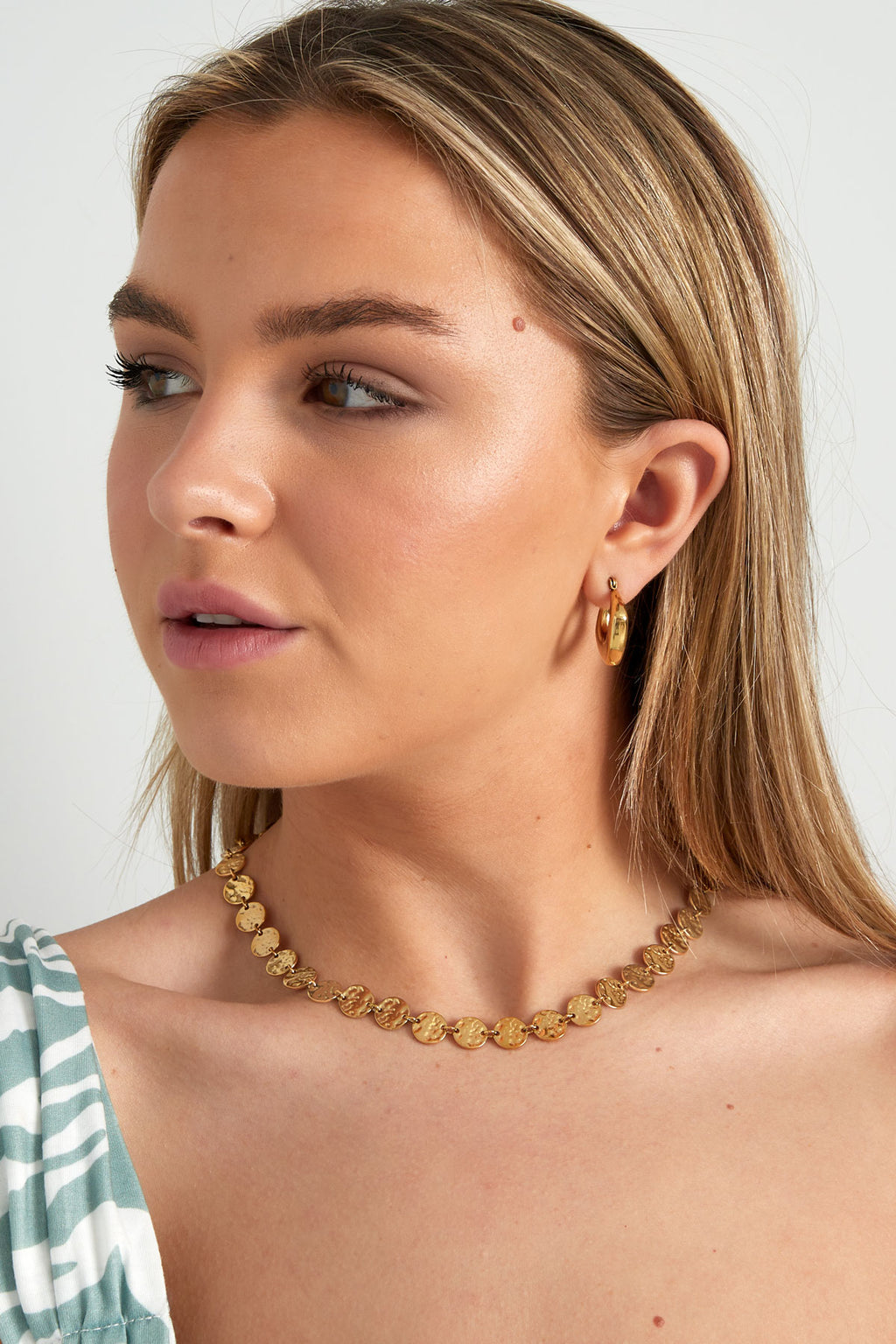Vintage - hanger ketting Goud aan hals