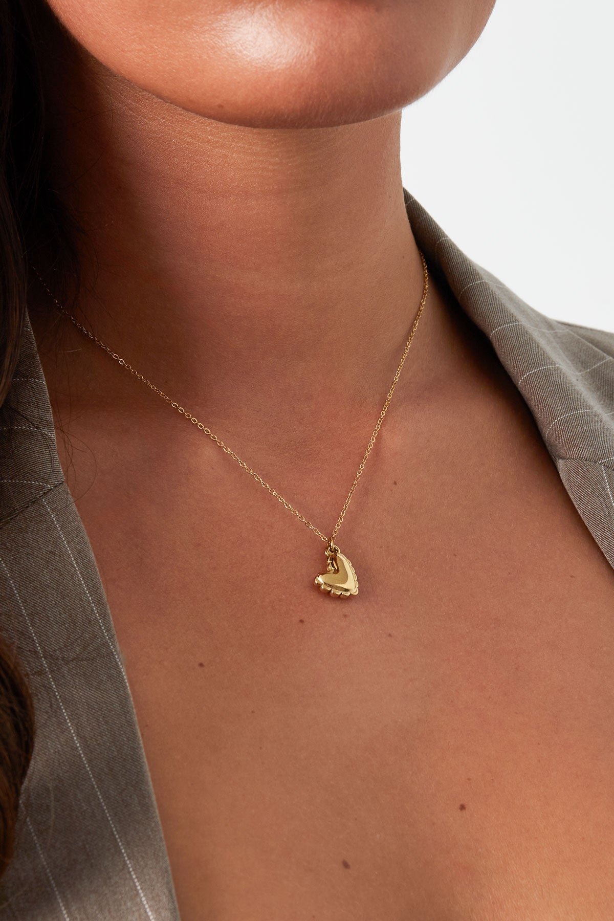 Pure Joy - hartjes ketting Goud aan hals