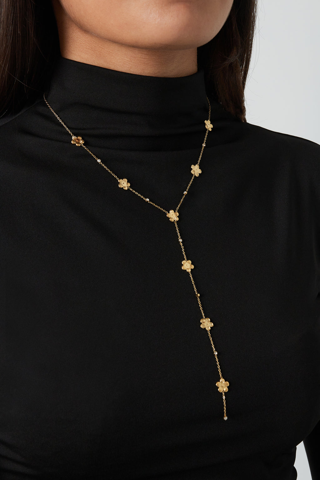 Daisy - hanger ketting Goud aan hals