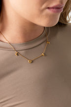Lovely - hanger ketting Goud aan hals