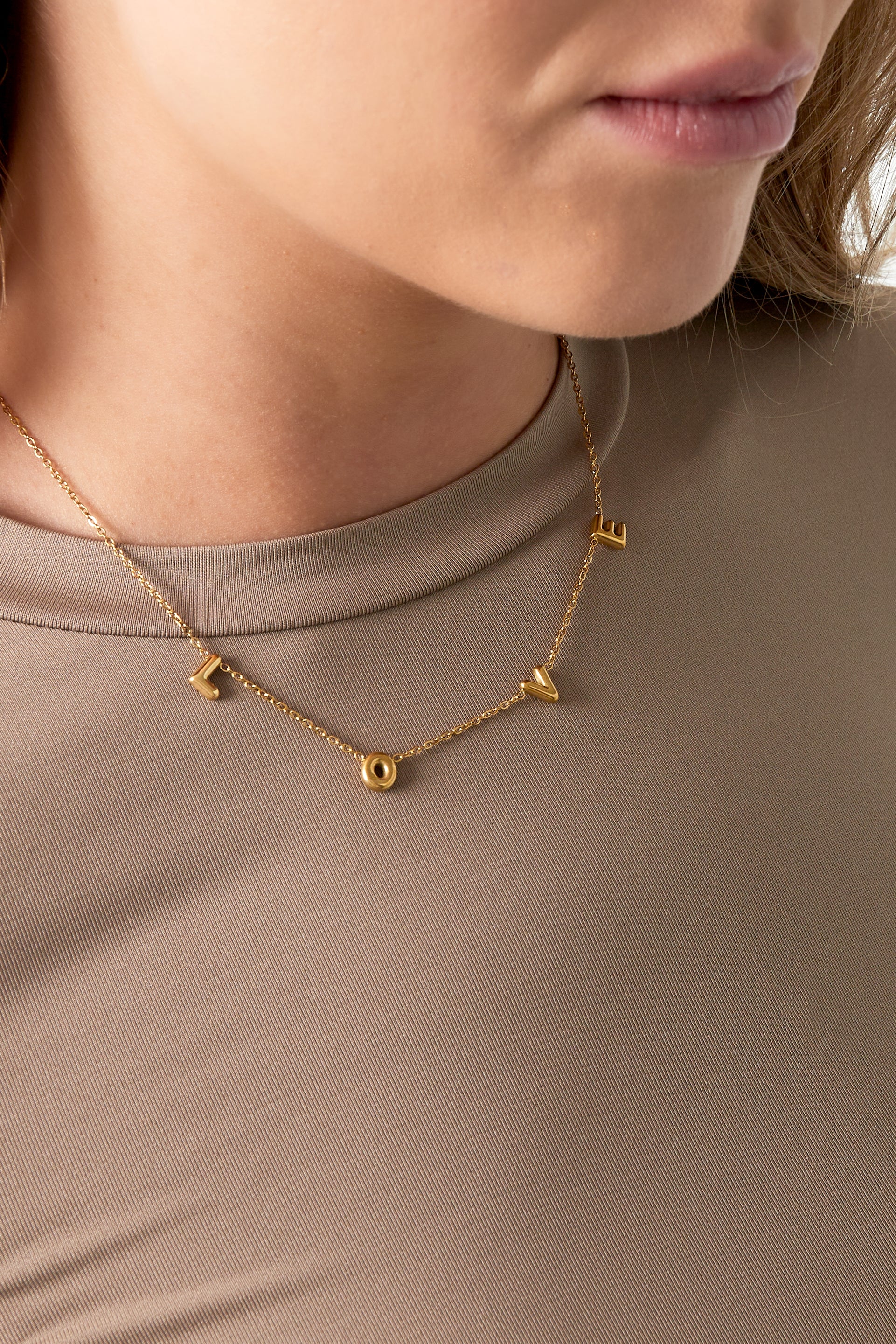 Lovely - hanger ketting Goud aan hals