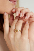 Plain - bandring Goud aan hand