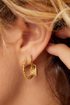 Iris - hoops Goud aan oor