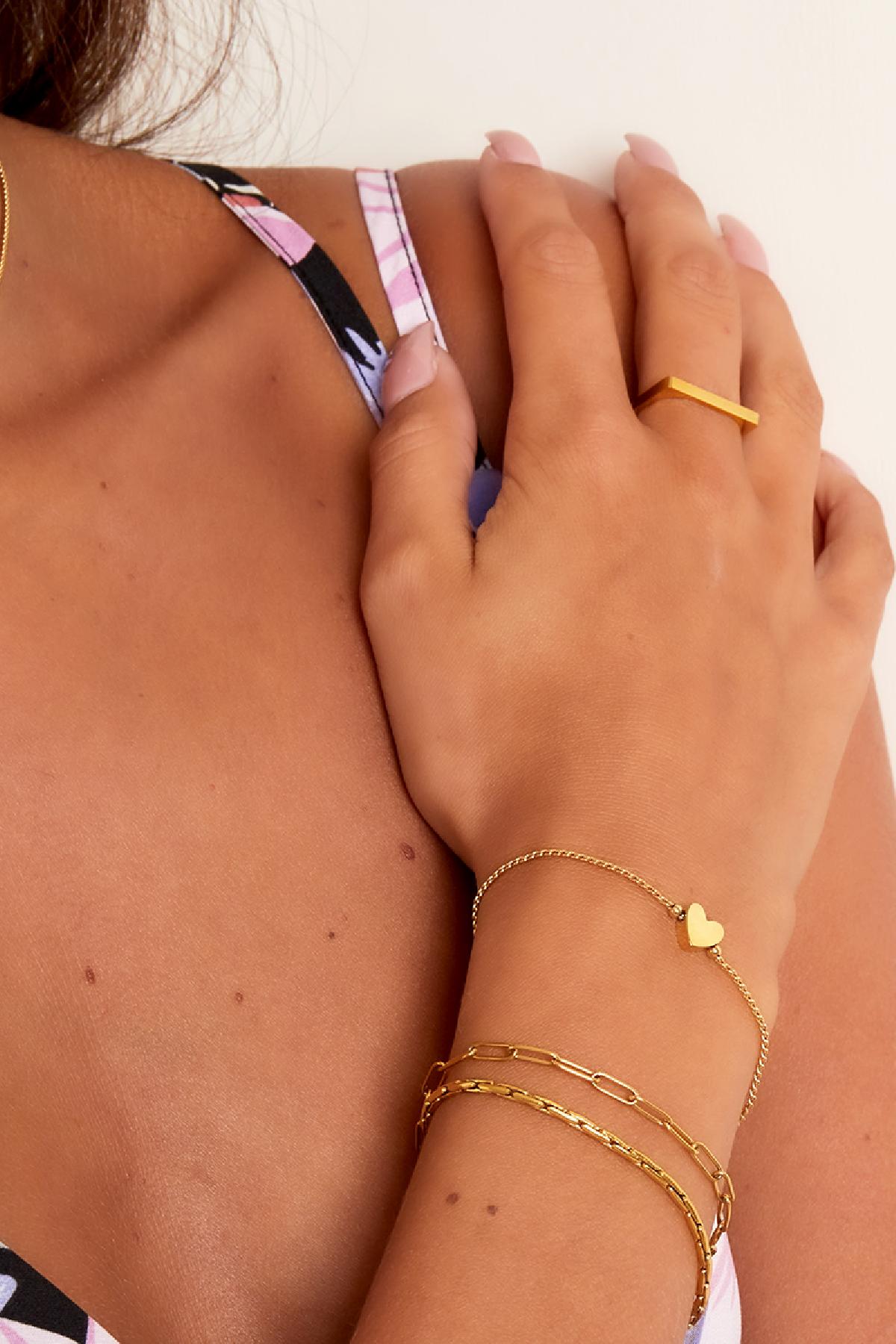 Always Yours - bedelarmband Goud aan pols