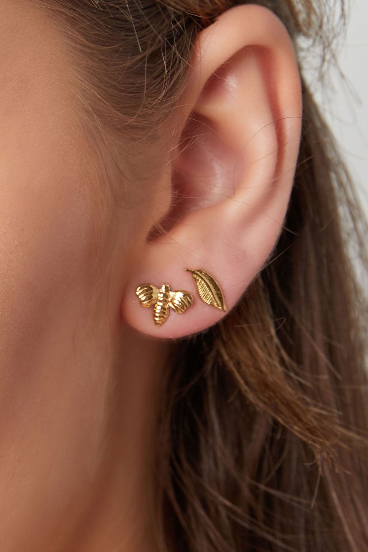 Wren - studs Goud detail
