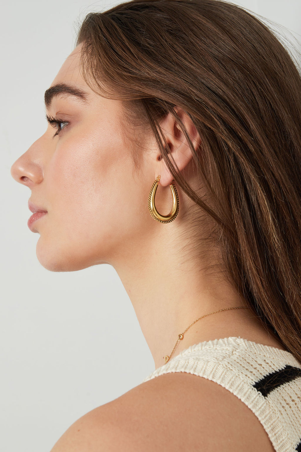Mila - oorhanger Goud aan oor