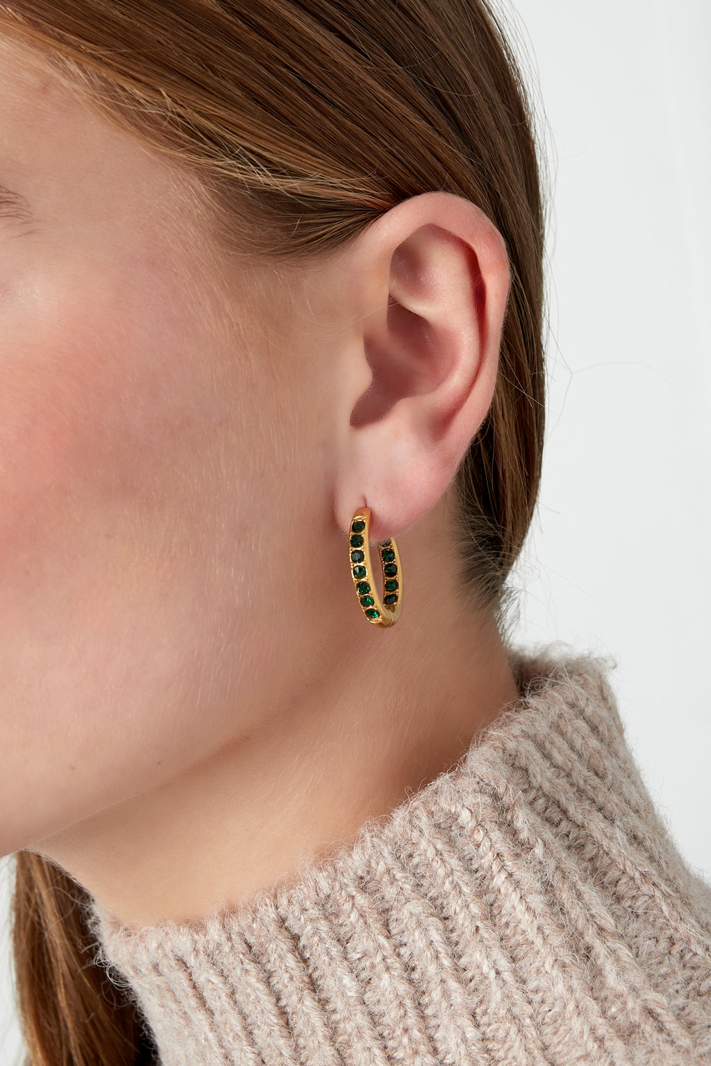 Bliss - studs gekleurd aan oor
