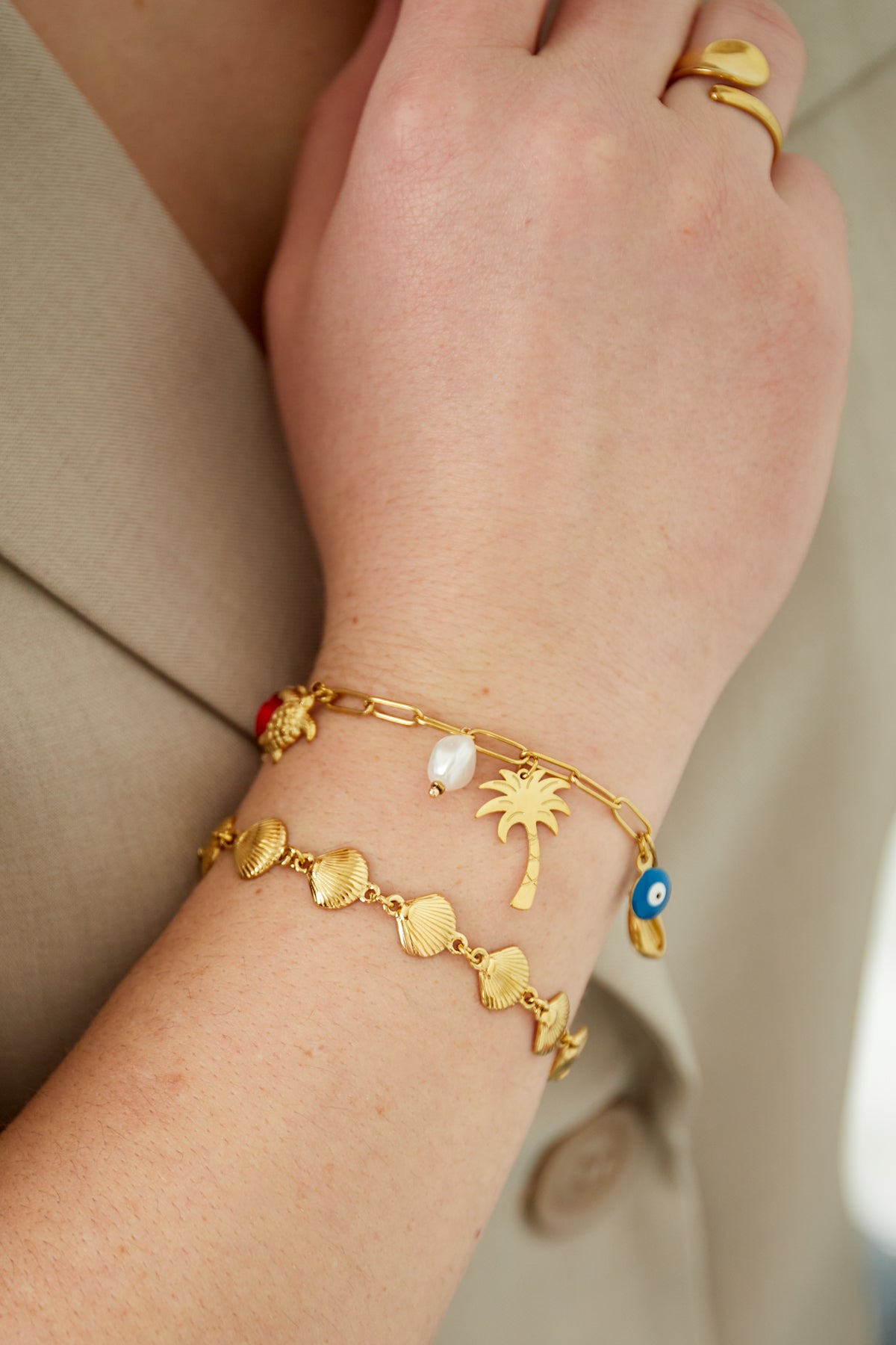 Coastal - schakelarmband Zilver aan pols