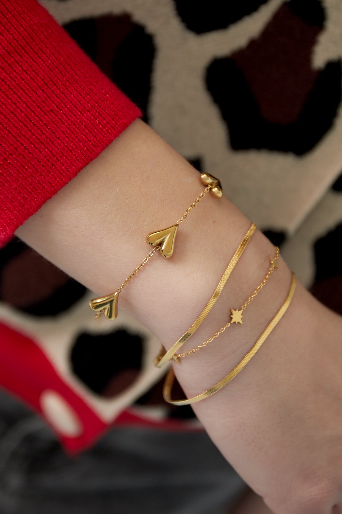 Layers - layered armband Goud aan pols
