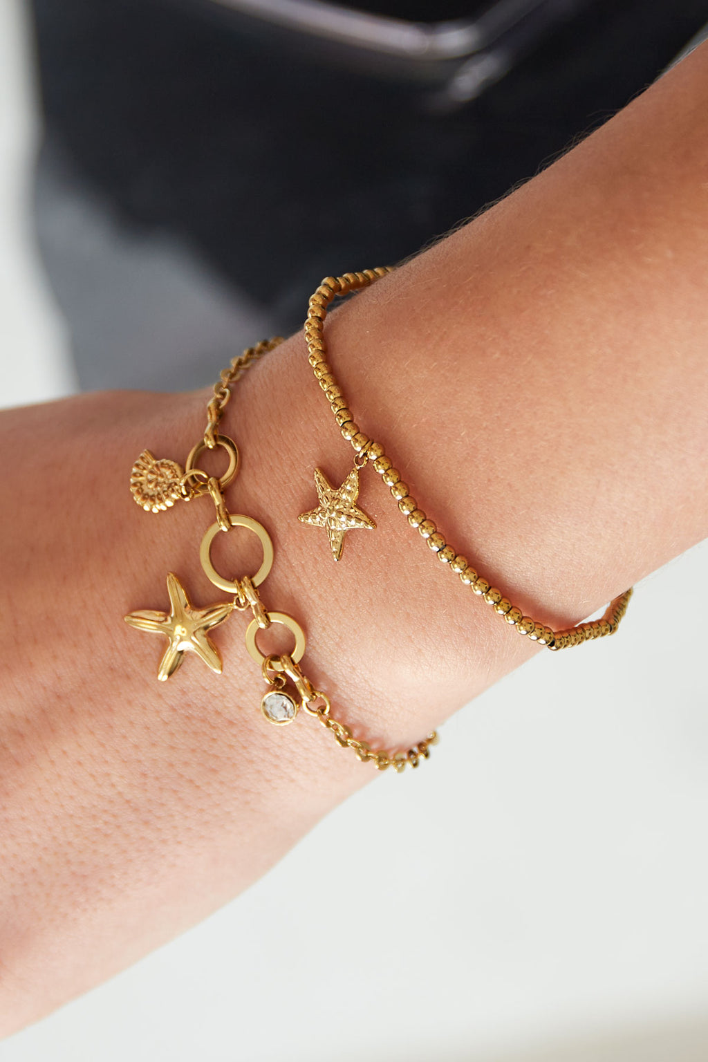 Saya - armband Goud aan pols