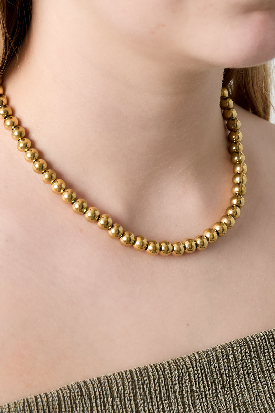 Elise - kralenketting Goud aan hals