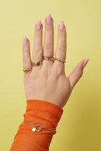 Pom - statement ring Goud aan hand