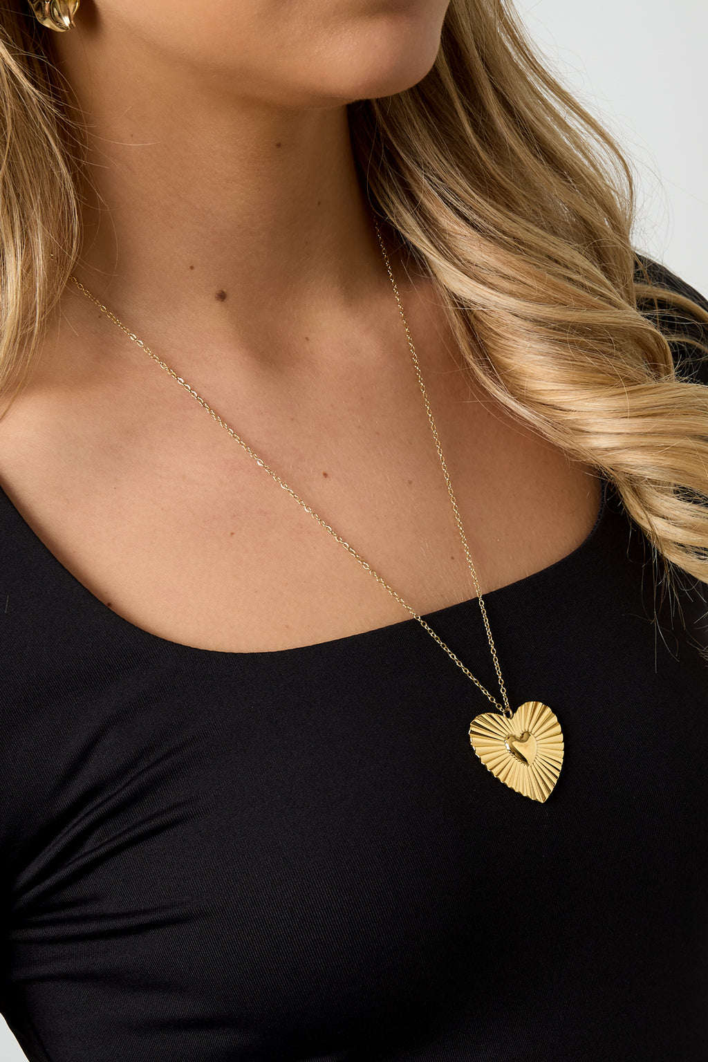 Sweet - hartjes ketting Goud aan hals