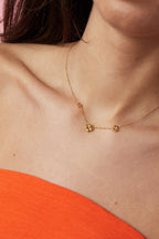 Felicia - hanger ketting gekleurd aan hals