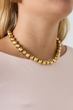 Alma - kralenketting Zilver aan hals