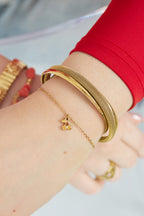 Cherry - kers armband Goud aan pols