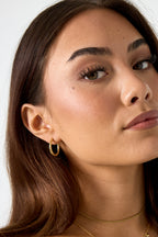 Nina - hoops Goud aan oor