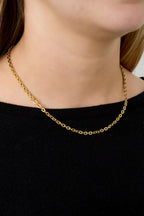 Ette - fijne ketting Goud aan hals