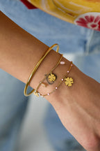Pinkie - bedelarmband Roze aan pols