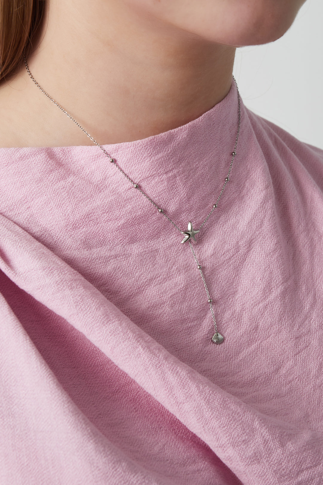 Coquille - hanger ketting Goud aan hals