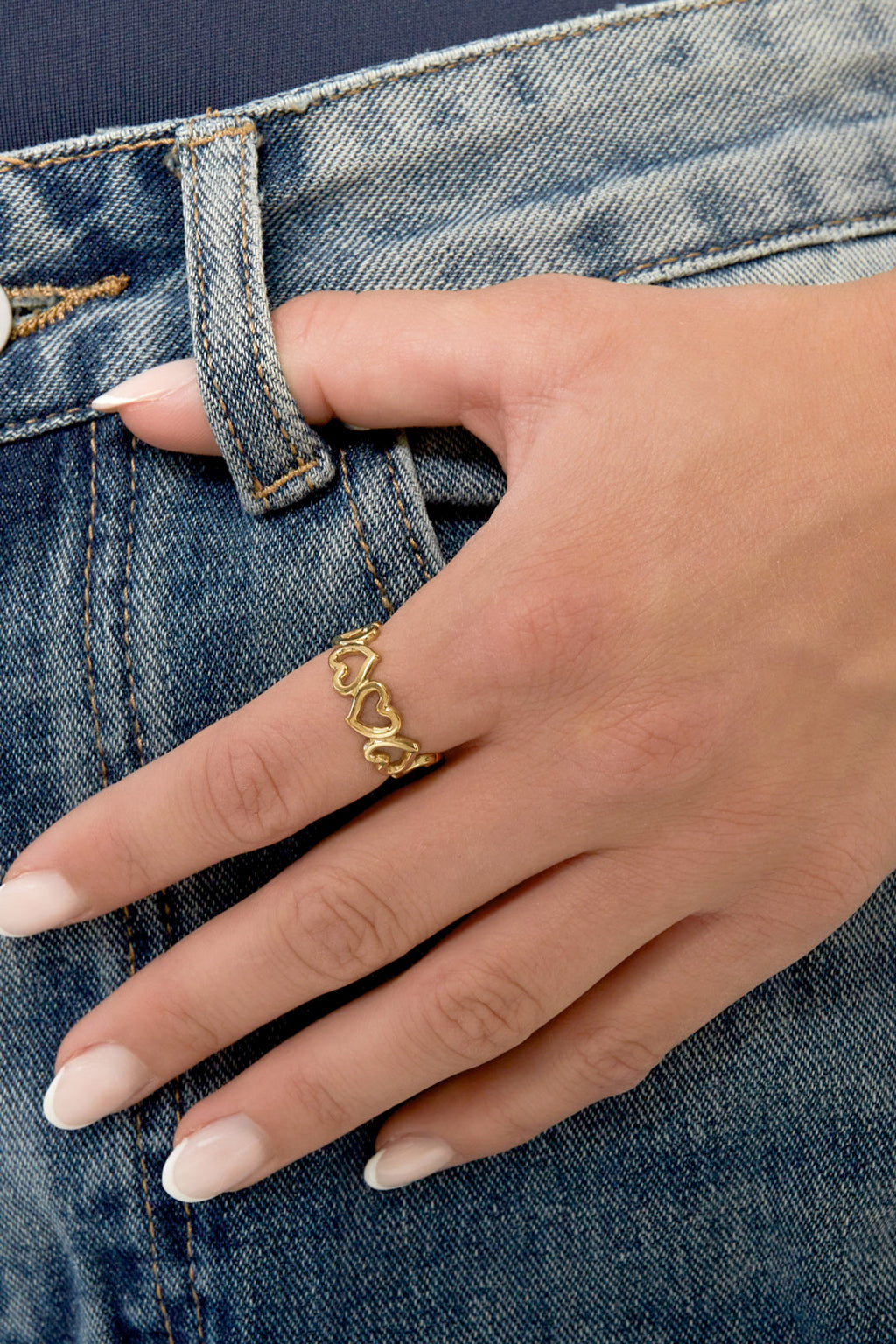 Joy - hartjes ring Goud aan hand