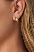 Tear - studs Goud aan oor